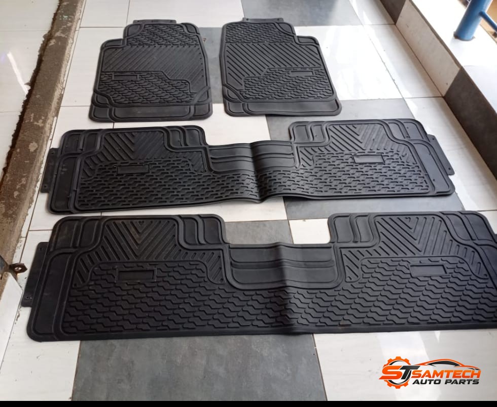 7 seater Heavy-duty rubber mats