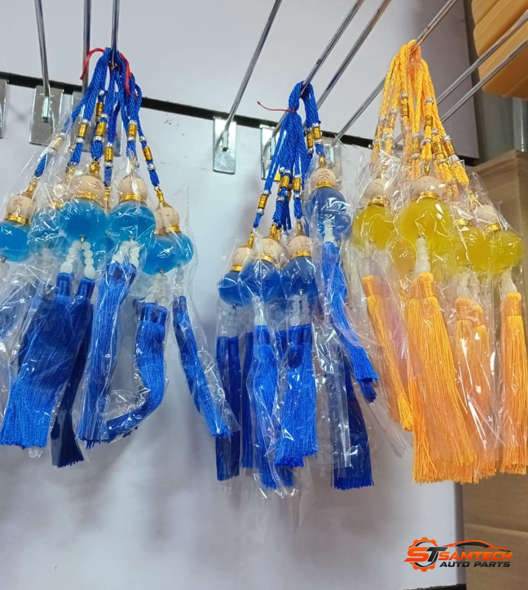 Hanging bottle perfumes